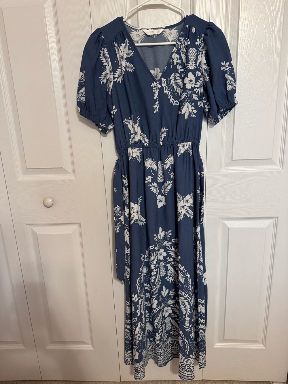 LC Lauren Conrad Navy and White Floral V-Neck Maxi Dress
